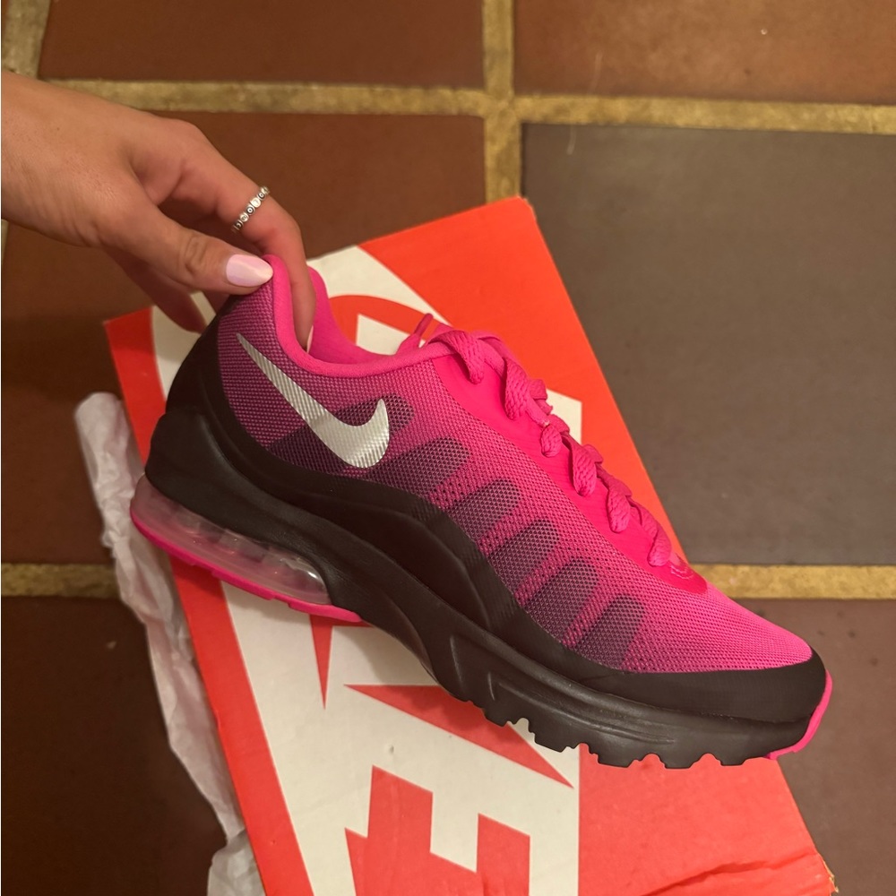 Hot Pink Nike Shoes - Picture 5 of 6